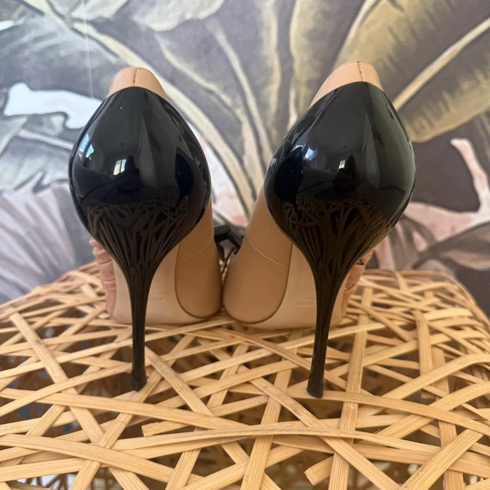 Miu Miu Patent Leather Bow Pointed Toe high heel Pumps two tone size EU 38 US 8